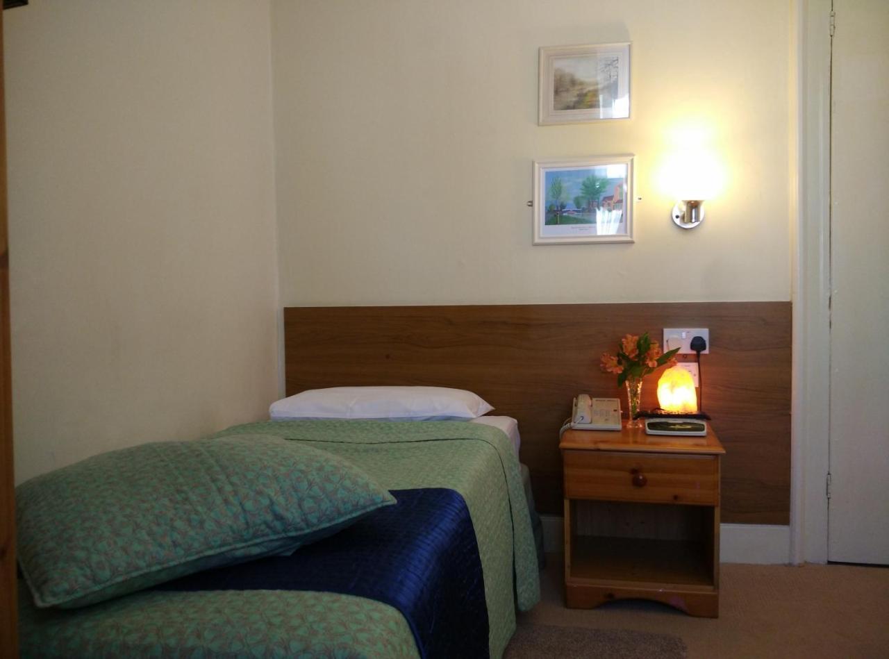River Hotel Oxford Bagian luar foto
