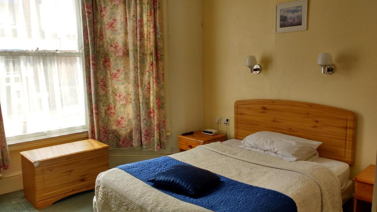 River Hotel Oxford Bagian luar foto